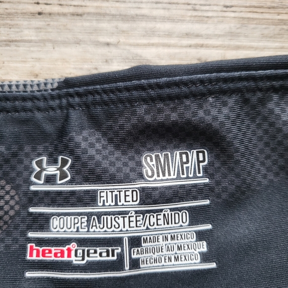 black and grey under Armour camo leggings - Picture 3 of 5